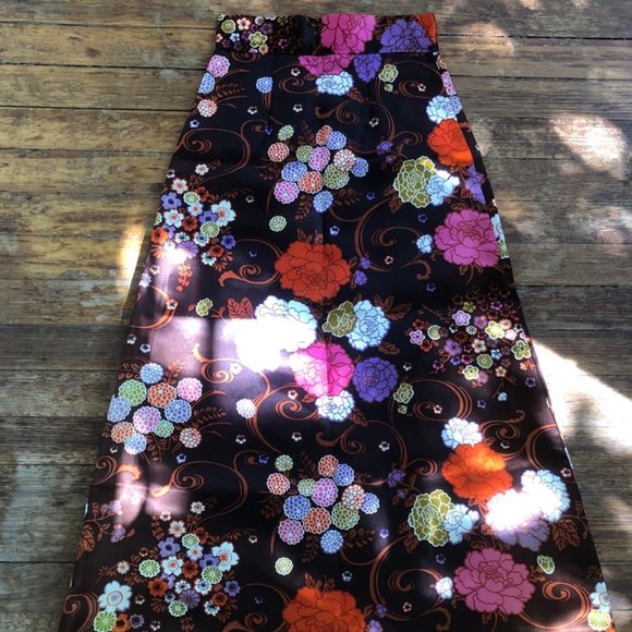 Stunning floral full-length skirt - Picture 6 of 11